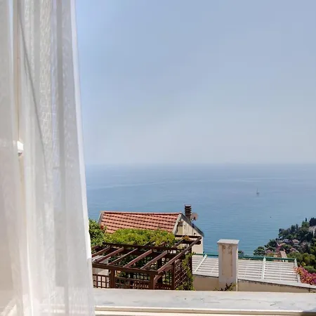 Borgo Di Rollo Con Vista Panoramica Andora