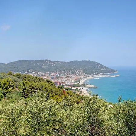 Borgo Di Rollo Con Vista Panoramica